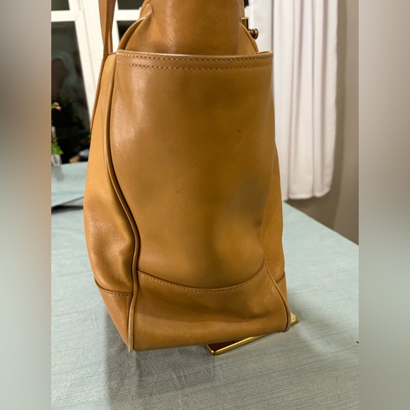 Coach Tan Hampton 5098 Leather Tote Bag - Picture 3 of 16